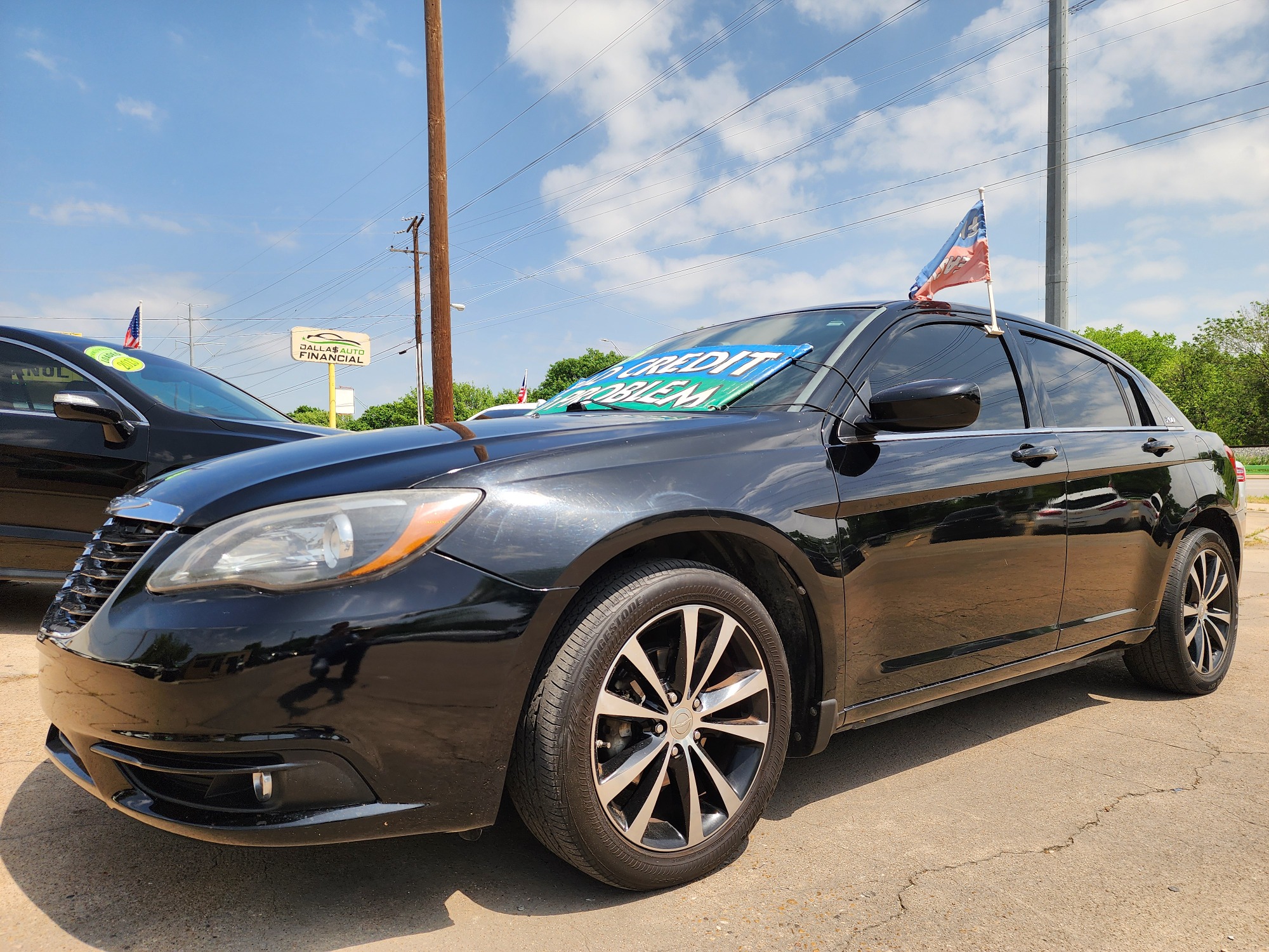 2013 BLACK Chrysler 200 Touring (1C3CCBBB2DN) with an 2.4L L4 DOHC 16V engine, 6-Speed Automatic transmission, located at 2660 S.Garland Avenue, Garland, TX, 75041, (469) 298-3118, 32.885387, -96.656776 - Photo #7